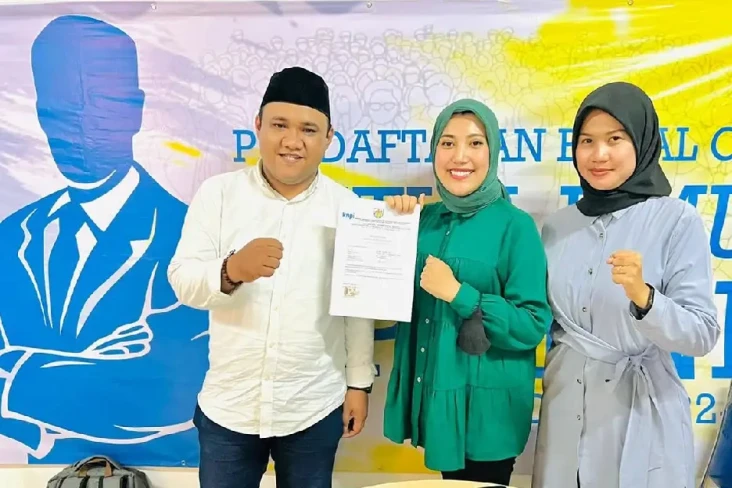 Aliah Sayuti, Aktivis...