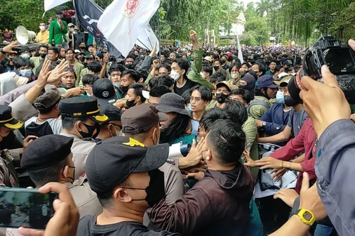 Ribuan Mahasiswa Bogor...