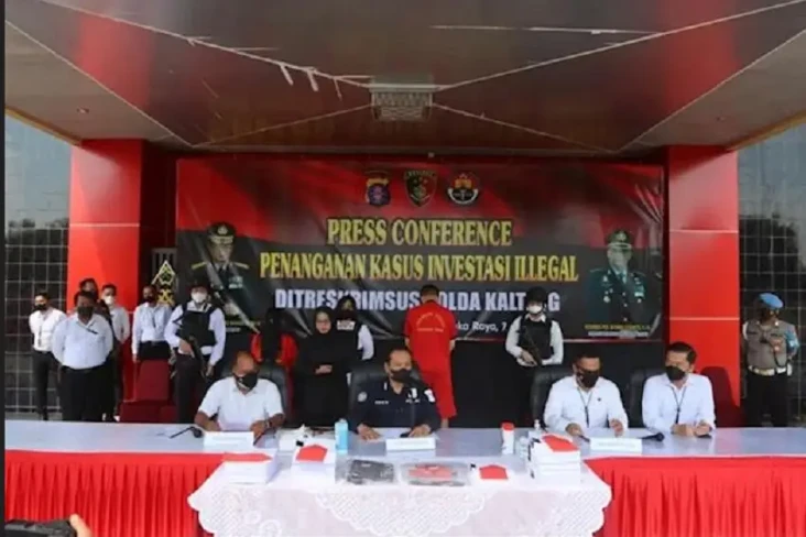 Rugikan Ratusan Warga...