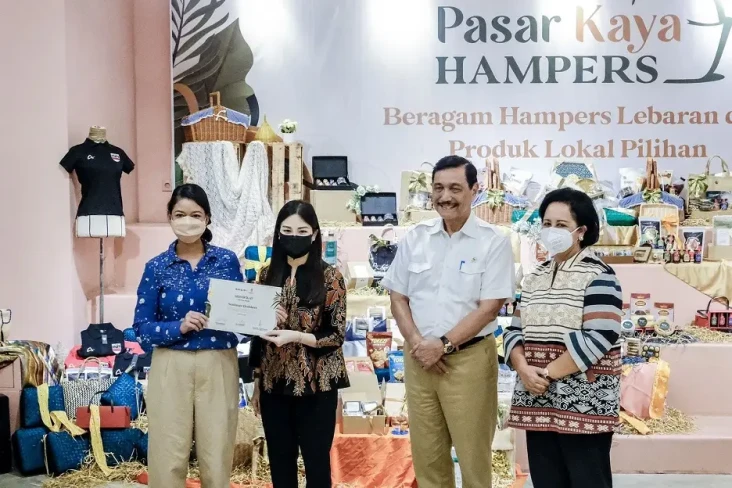 Hadir Bersama Luhut,...