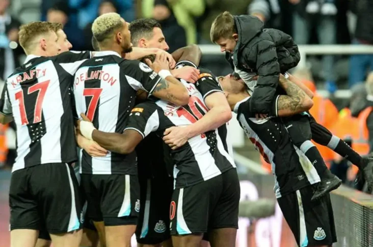Newcastle vs Wolves:...