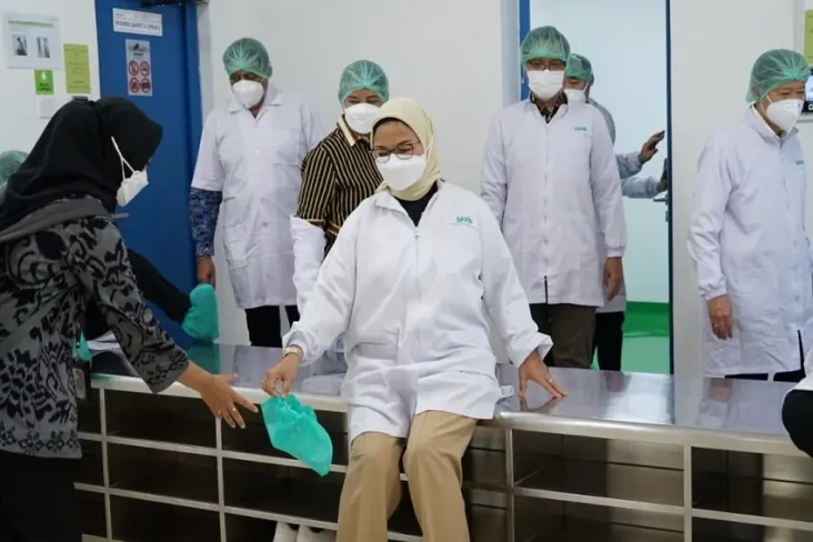 Kepala BPOM Puji Komitmen...