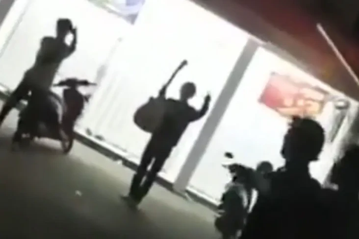Viral Penyerangan Sekelompok...