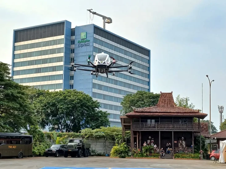 Sukses Uji Terbang di...