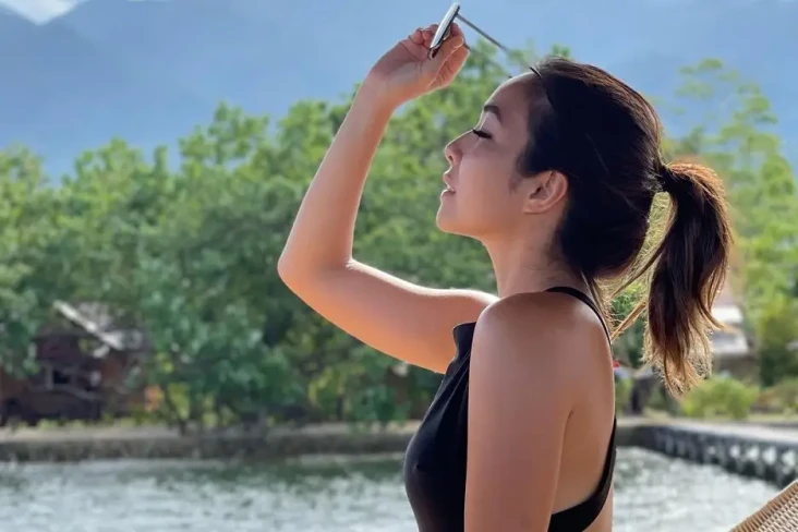 Gisel Bikin Netizen...