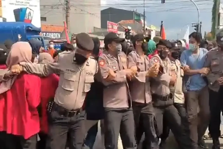 Tolak Penundaan Pemilu,...