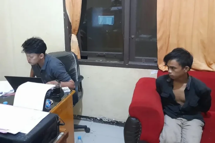 Anak Durhaka! Pukul...