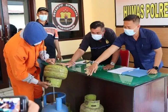 Bos Agen Elpiji di Denpasar...