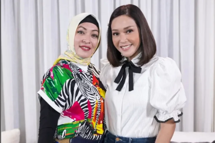 Tantang Angelina Sondakh...
