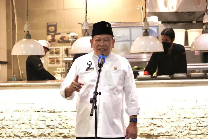 Di Depan Forum Konstitusi,...