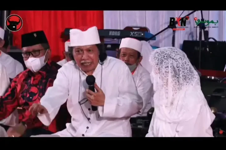 Di Acara PDIP, Cak Nun:...