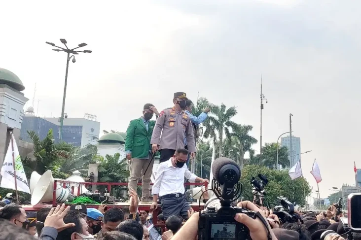 Pimpinan DPR Pastikan...