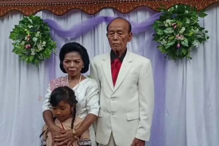 Viral! Jatuh Cinta pada...