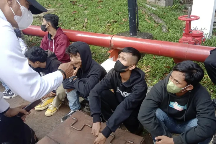 Hendak Demo di DPR,...