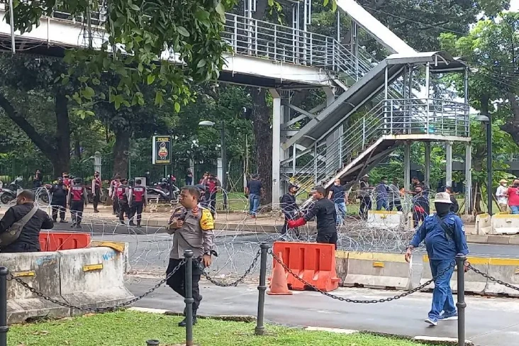 Massa Aksi 11 April...