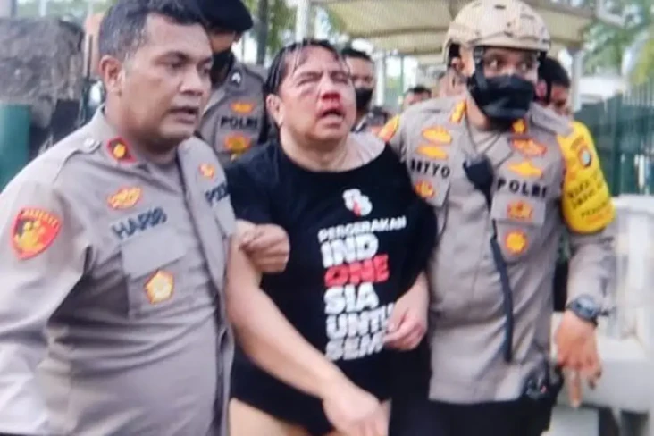 Penampakan Ade Armando...