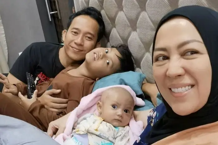 Akui Nikahi Denny Cagur...