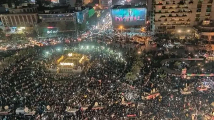 Ribuan Demonstran Kecam...