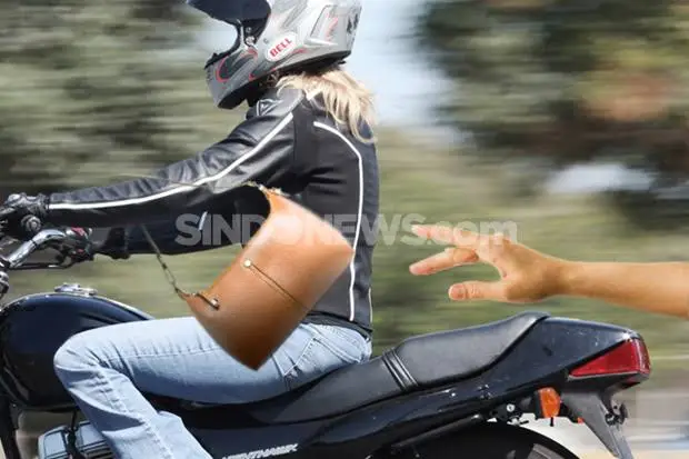 Pengendara Wanita Dijambret...