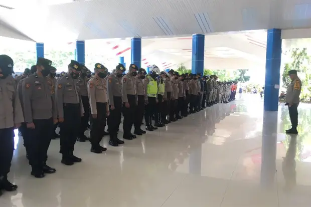 Amankan Demo, Personel...
