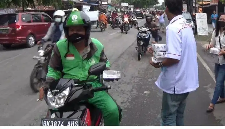 Perindo Bagi-bagi Takjil...