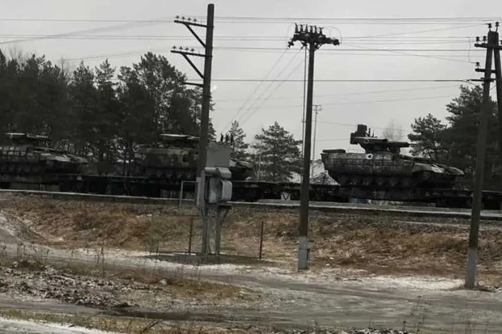 Rusia Kerahkan Tank...