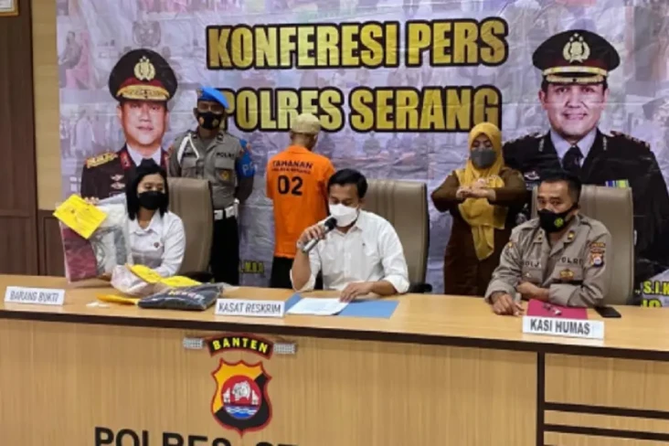 Gejolak Nafsu Tak Terkendali,...