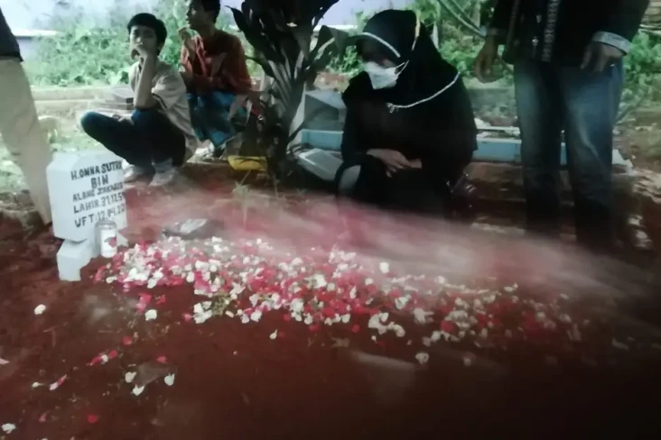 Detik-detik Pemakaman...
