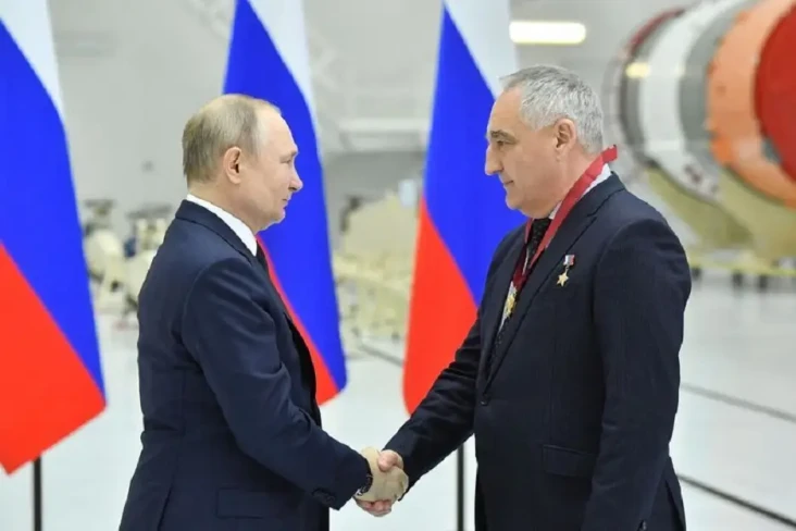 Putin: Foto dan Video...