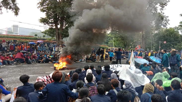 Tidak Ikut Demo 11/4,...
