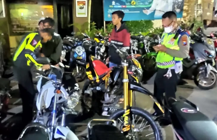 Ganggu Kamtibmas, Ratusan...