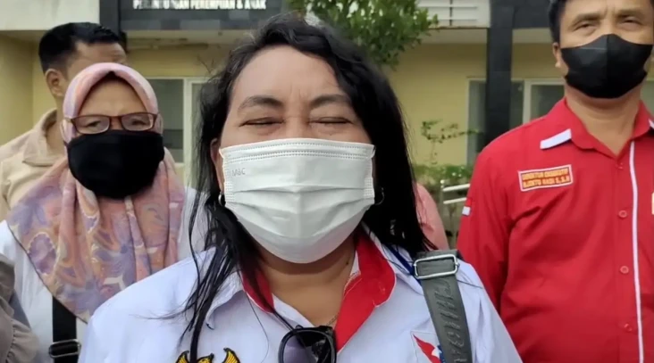 Relawan Perempuan dan...