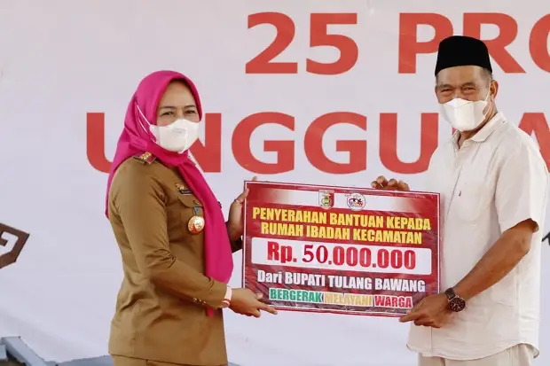 Bupati Winarti Gelar...
