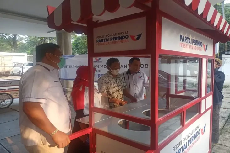 Dapat Gerobak dari Perindo,...