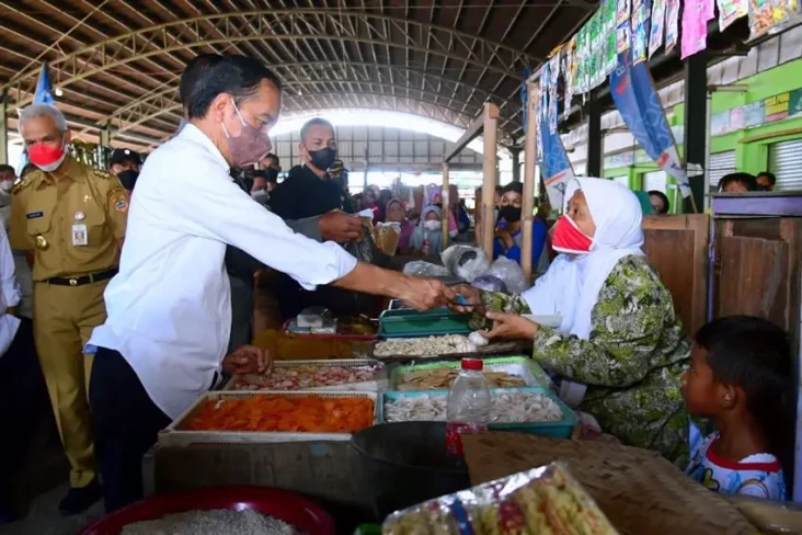 Didampingi Ganjar, Jokowi...