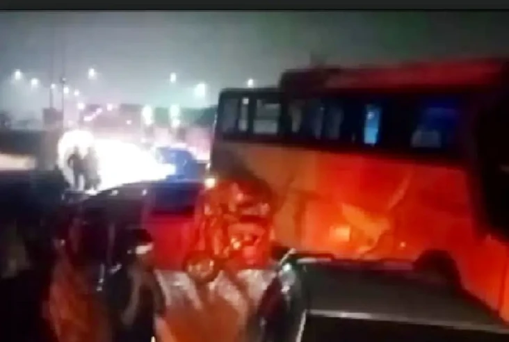 Kecelakaan Beruntun...
