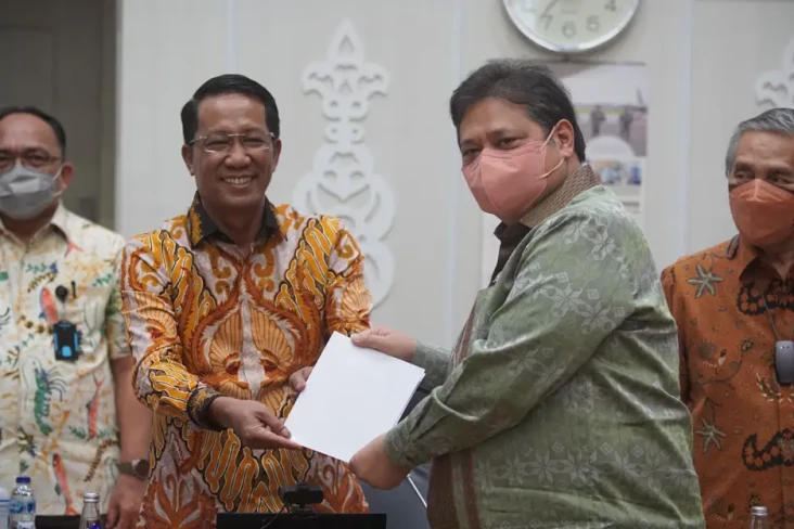 Menko Airlangga: Revisi...