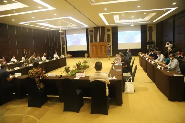 Industri Pariwisata...