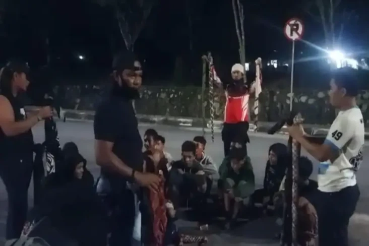 Video Perang Sarung...