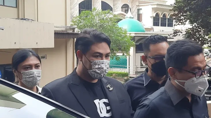 Ivan Gunawan Tiba di...