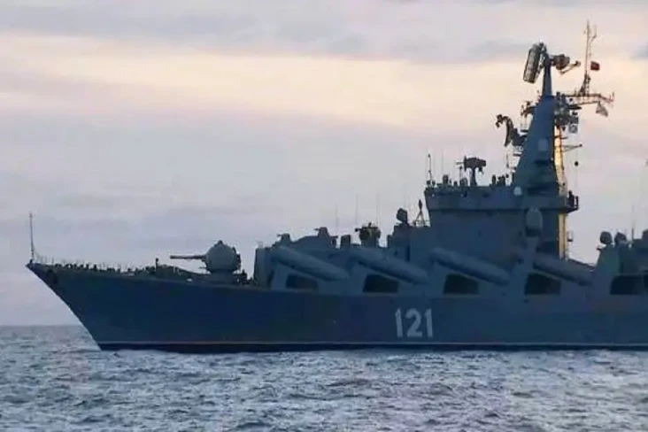 Kapal Perang Rusia yang...