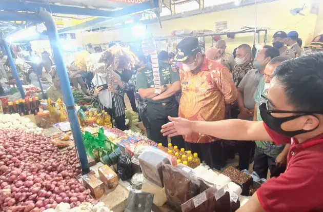 Stok Bahan Pokok di...