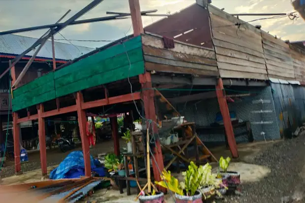 12 Rumah dan Pondok...