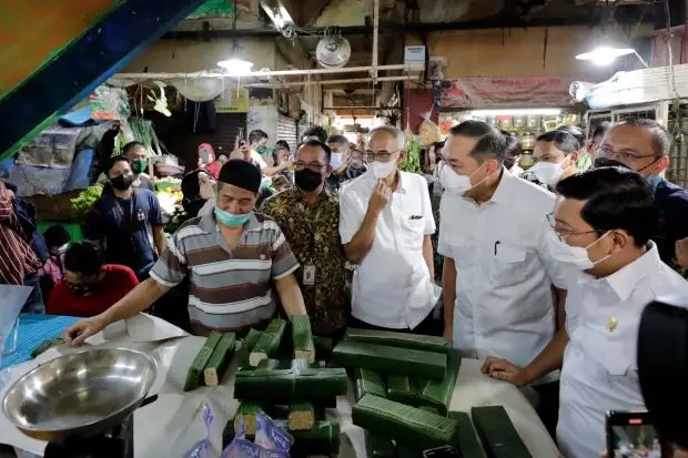 Keliling Pasar, Mendag...