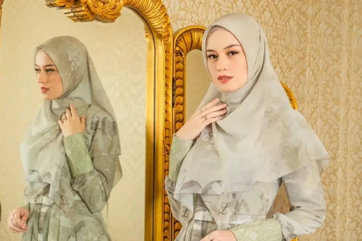 Tampil Cantik Berhijab,...