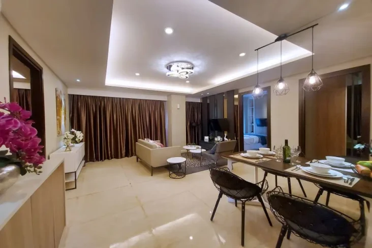 Apartemen dengan Hotel...
