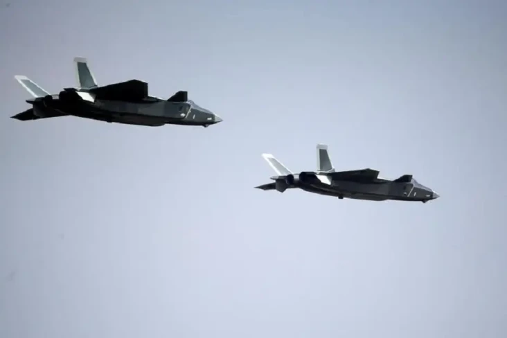 Jet Tempur Siluman J-20...