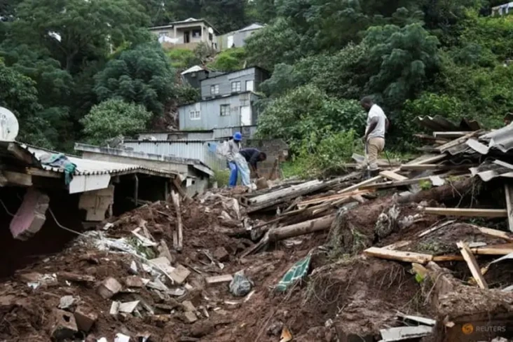 Banjir Tewaskan 400...