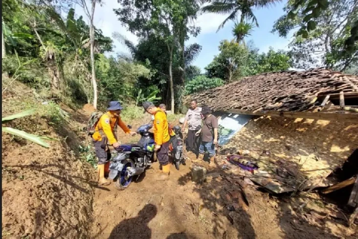 22 Rumah di KBB Terdampak...