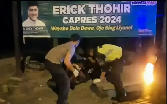 Pengamen Jalanan di...